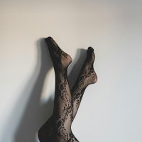 MANUELA _STRUMPF SCHWARZ_INSERATE.jpg