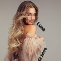CH -LUNA_STEHT_GESICHT_HAARE_INSERATE.jpg